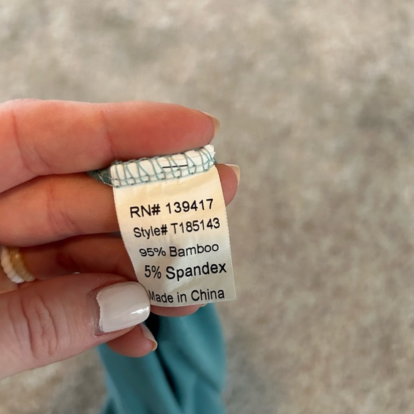 Piko flowy top, seafoam green color, size small - Picture 5 of 6